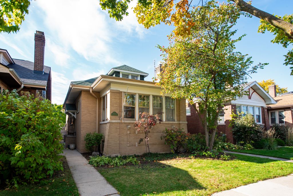 6614 N Talman Avenue, Chicago, IL 60645