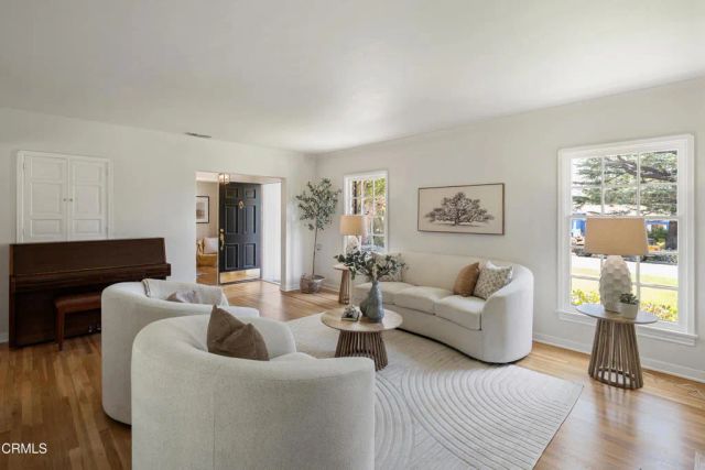 2043 Pepper Drive, Altadena, CA 91001
