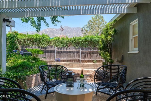 2043 Pepper Drive, Altadena, CA 91001