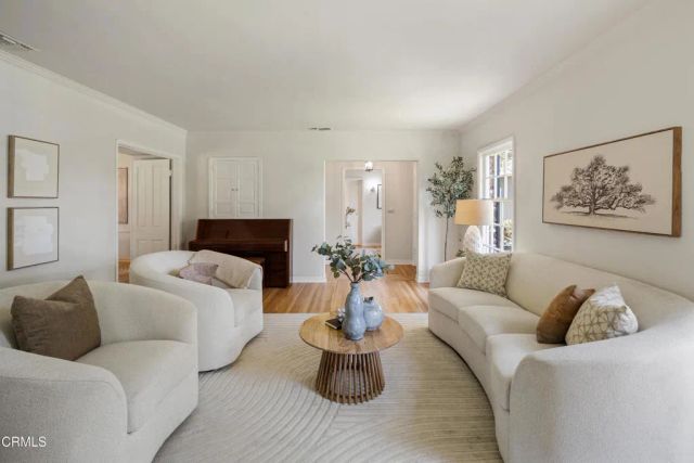 2043 Pepper Drive, Altadena, CA 91001