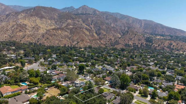 2043 Pepper Drive, Altadena, CA 91001