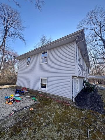 21 Park Dr, Attleboro, MA 02703