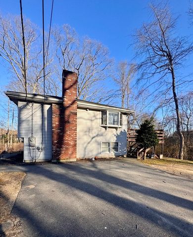 21 Park Dr, Attleboro, MA 02703