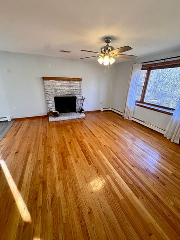 21 Park Dr, Attleboro, MA 02703