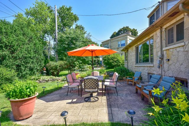 2441 N 97th STREET, Wauwatosa, WI 53226