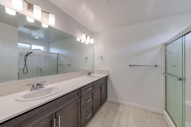 6137 W Richert Avenue, Fresno, CA 93723