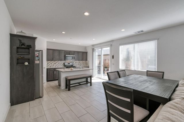 6137 W Richert Avenue, Fresno, CA 93723