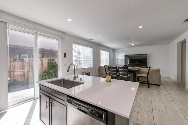 6137 W Richert Avenue, Fresno, CA 93723