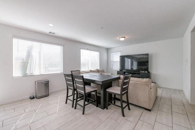 6137 W Richert Avenue, Fresno, CA 93723