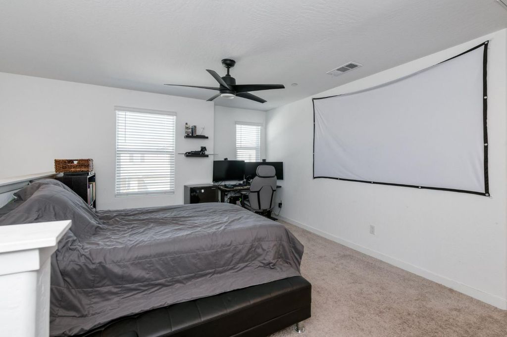 Image 10 of property listing at 6137 W Richert Avenue, Fresno, CA 93723
