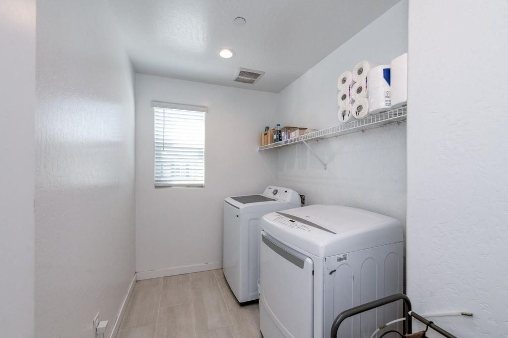 Image 14 of property listing at 6137 W Richert Avenue, Fresno, CA 93723