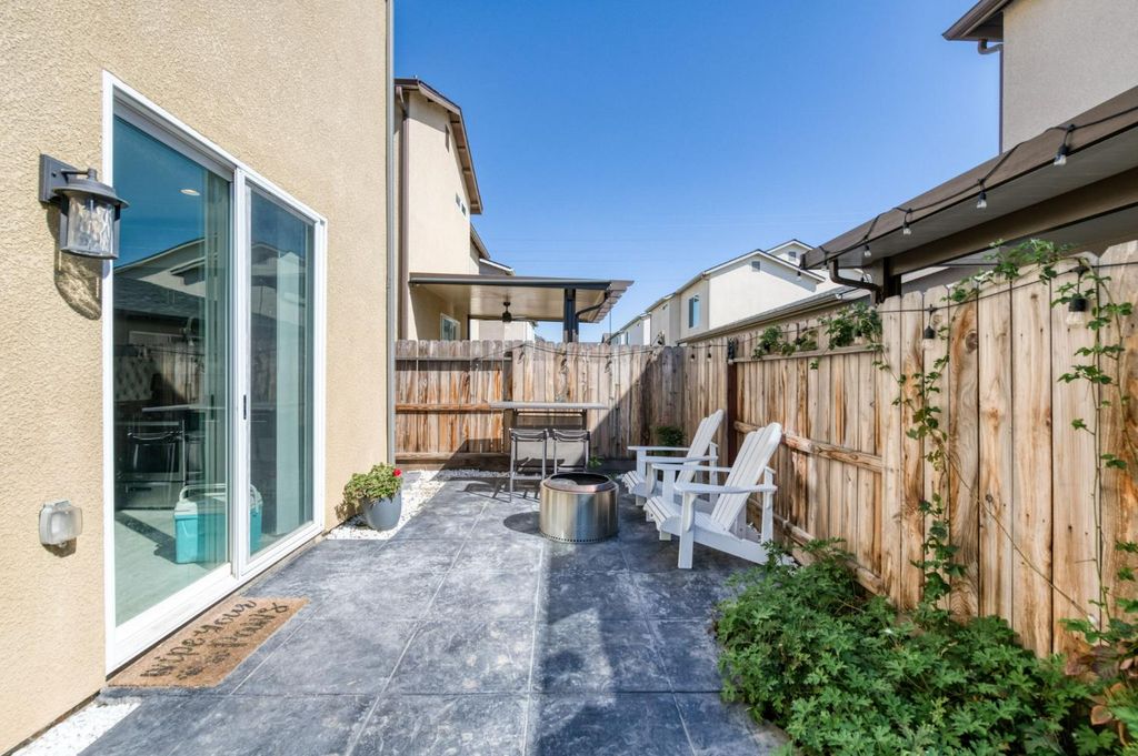 Image 21 of property listing at 6137 W Richert Avenue, Fresno, CA 93723