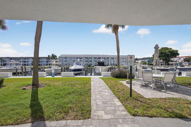 108 Paradise Harbour Boulevard 305, North Palm Beach, FL 33408