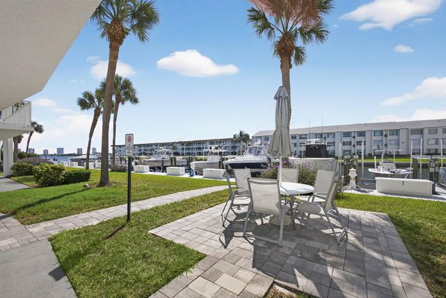 108 Paradise Harbour Boulevard 305, North Palm Beach, FL 33408