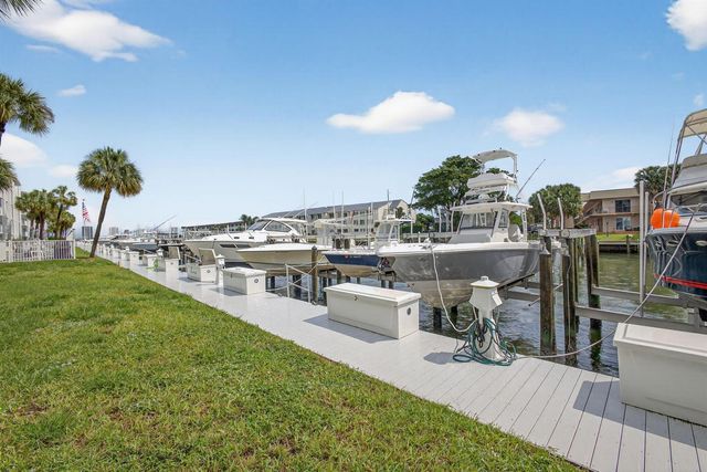 108 Paradise Harbour Boulevard 305, North Palm Beach, FL 33408