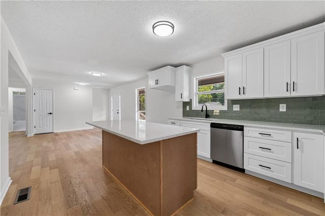 2125 Brandon Acres Drive, Buford, GA 30519
