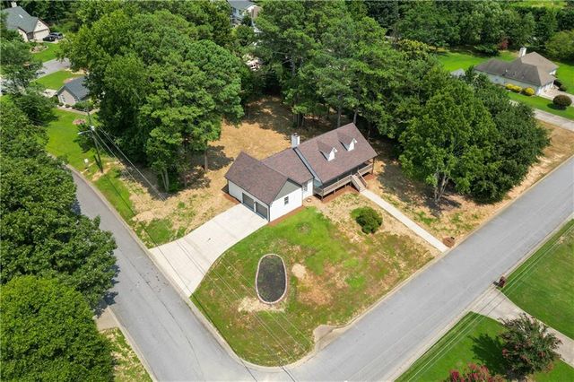 2125 Brandon Acres Drive, Buford, GA 30519