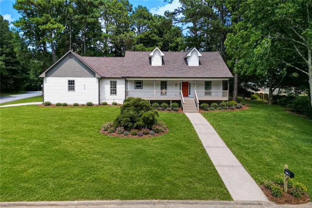 2125 Brandon Acres Drive, Buford, GA 30519