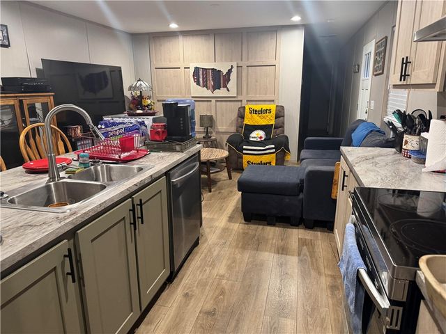 13 Holly Hill Dr, New Sewickley Twp, PA 15042
