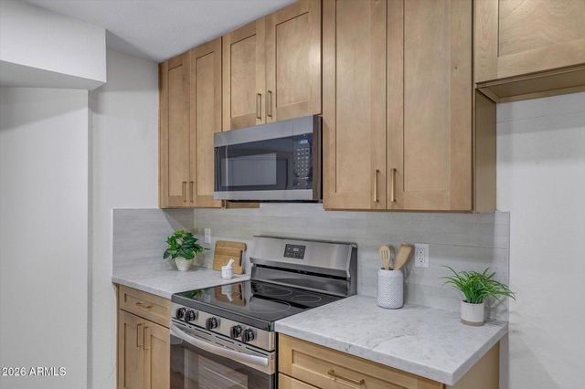 9814 N 5TH Street, Phoenix, AZ 85020