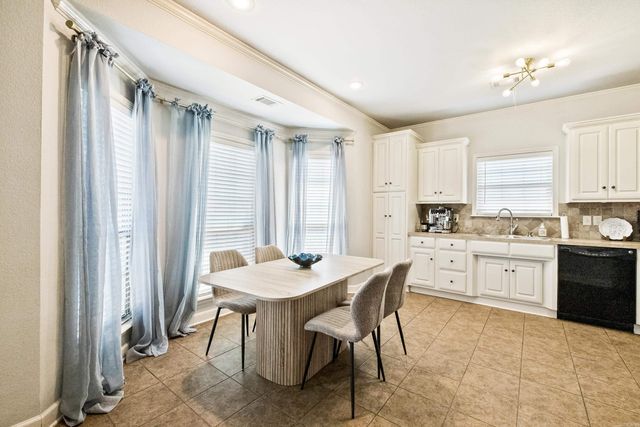 586 Crepe Myrtle, Cabot, AR 72023