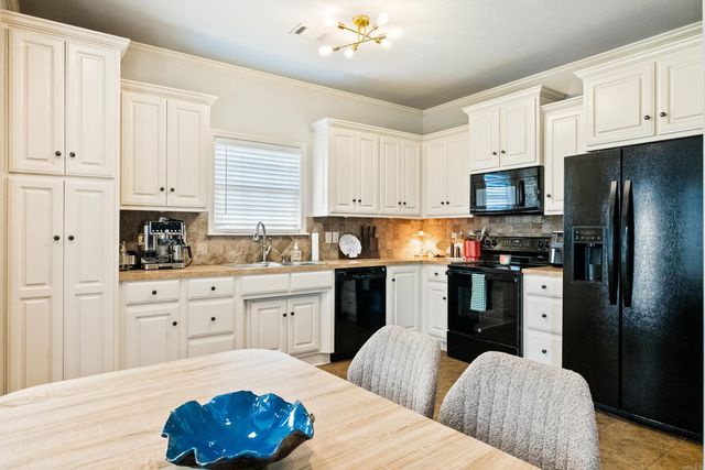 586 Crepe Myrtle, Cabot, AR 72023