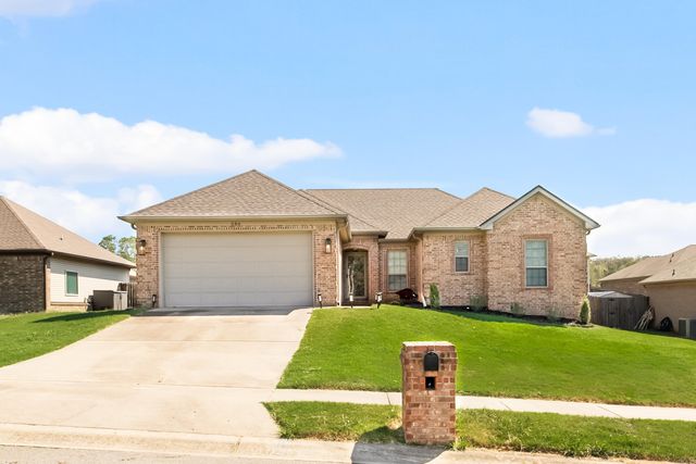 586 Crepe Myrtle, Cabot, AR 72023