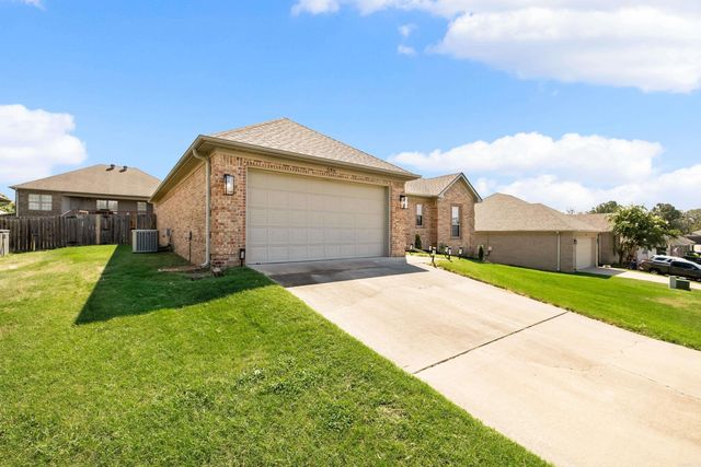 586 Crepe Myrtle, Cabot, AR 72023