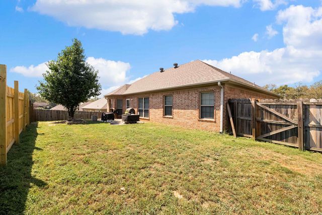586 Crepe Myrtle, Cabot, AR 72023