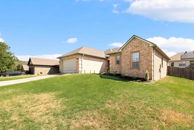 586 Crepe Myrtle, Cabot, AR 72023