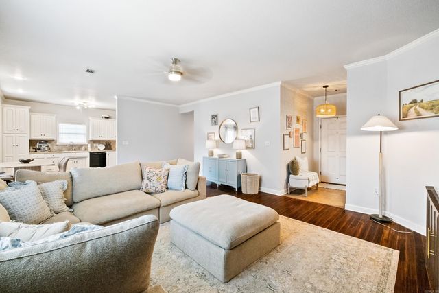 586 Crepe Myrtle, Cabot, AR 72023