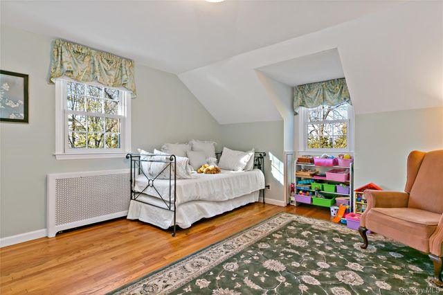 1050 Knollwood Road, White Plains, NY 10603