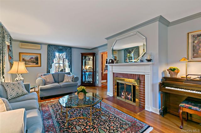 1050 Knollwood Road, White Plains, NY 10603