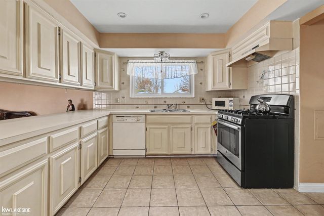 37755 Hacker Drive, Sterling Heights, MI 48310