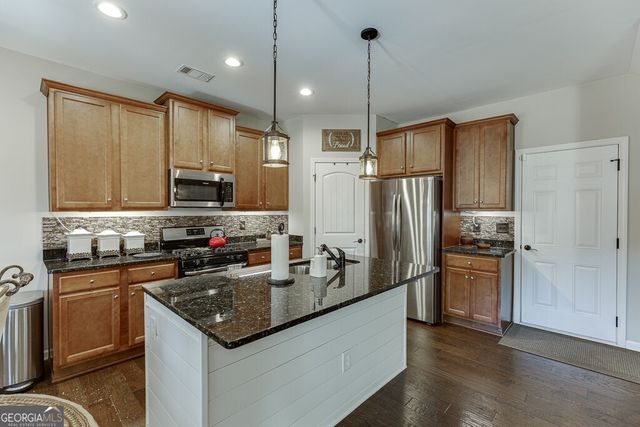 111 Gunier Circle, Dawsonville, GA 30534