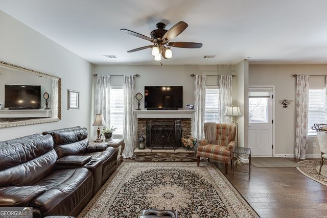 111 Gunier Circle, Dawsonville, GA 30534