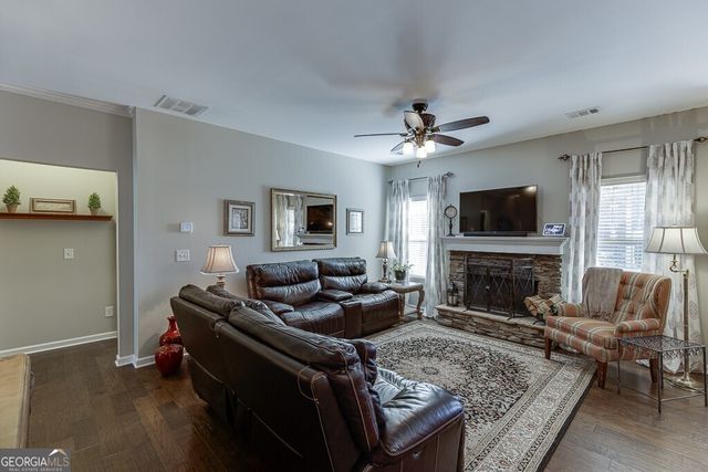 111 Gunier Circle, Dawsonville, GA 30534