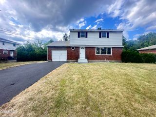 4 Warwick Avenue, Albany, NY 12205
