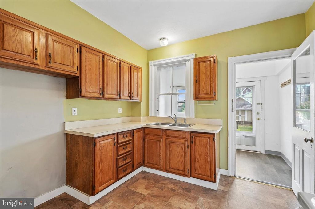 345 YORK AVE, Lansdale, PA 19446 — photo 5