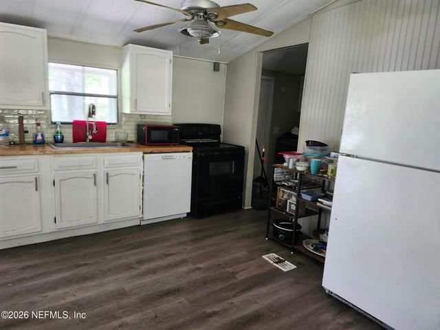 132 PALMETTO POINT Lane, San Mateo, FL 32187