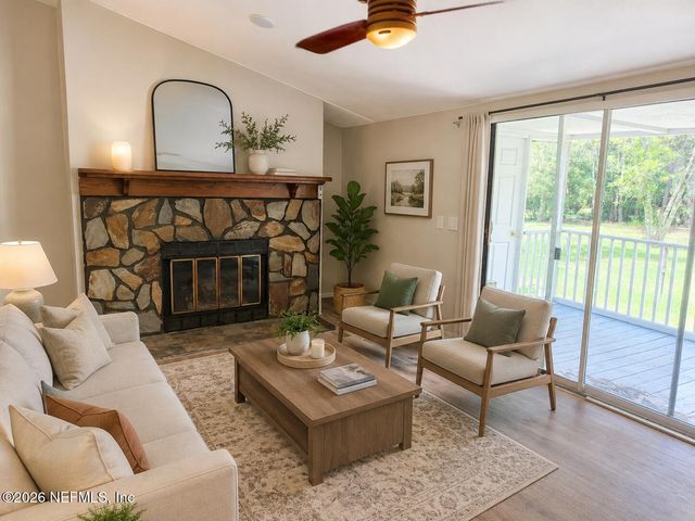 132 PALMETTO POINT Lane, San Mateo, FL 32187
