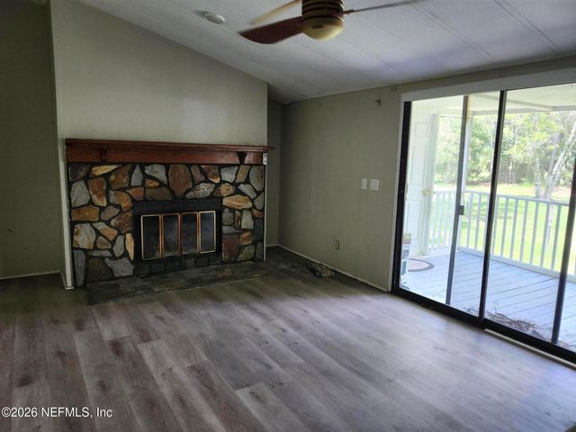 132 PALMETTO POINT Lane, San Mateo, FL 32187