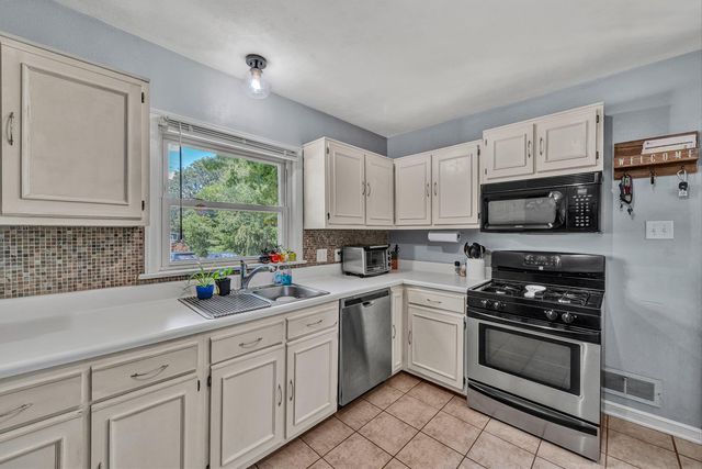 3402 Westmoreland DR, Roanoke, VA 24018