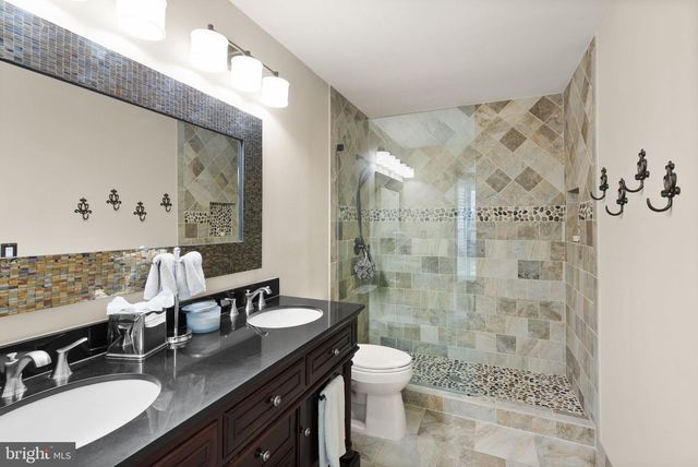 13459 STREAM VALLEY DR, Chantilly, VA 20151