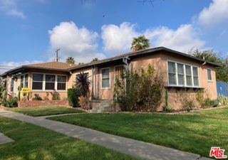8811 Reading Avenue, Los Angeles, CA 90045