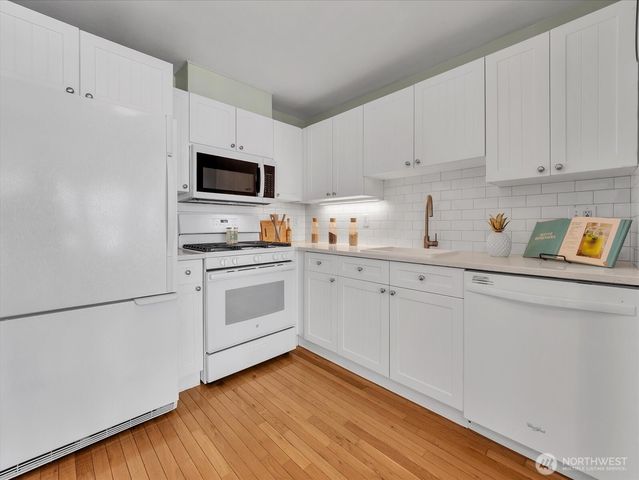 5430 California Avenue SW #3B, Seattle, WA 98136