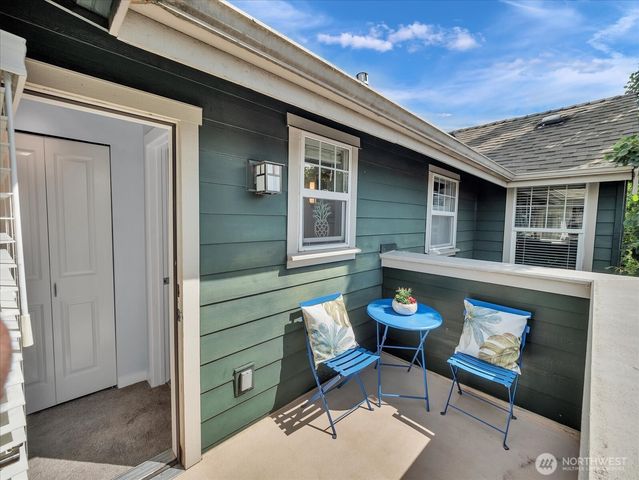 5430 California Avenue SW #3B, Seattle, WA 98136