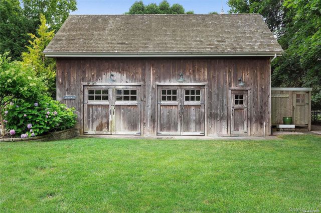 5 Anthony Lane, Quogue, NY 11959