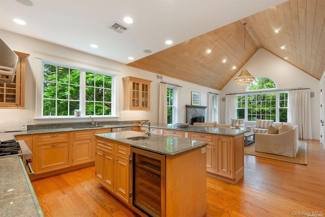 5 Anthony Lane, Quogue, NY 11959