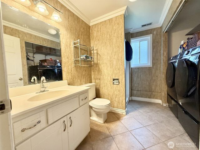 587 NW Fairhaven Drive, Oak Harbor, WA 98277